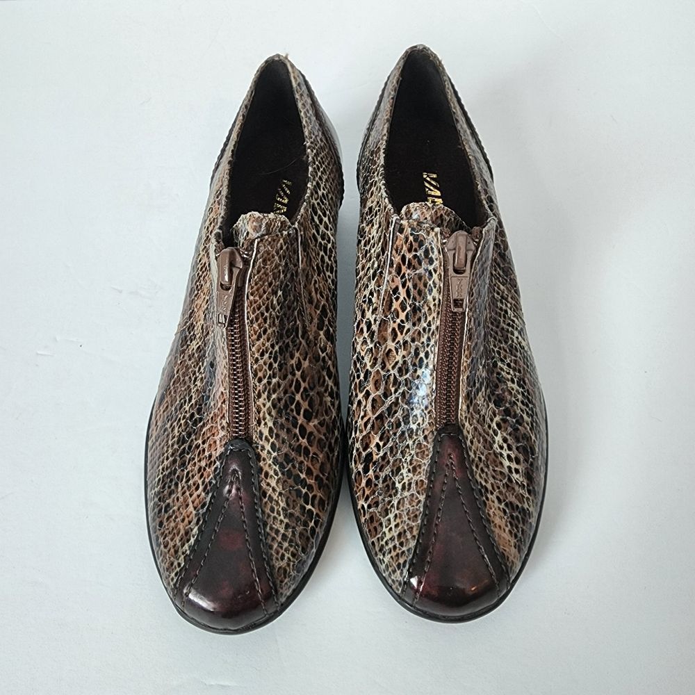 VANELLI SPORTS WOMEN'S SLIP ON SHOE  BRIDGE ZIPPER ROUND TOE SIZE 6